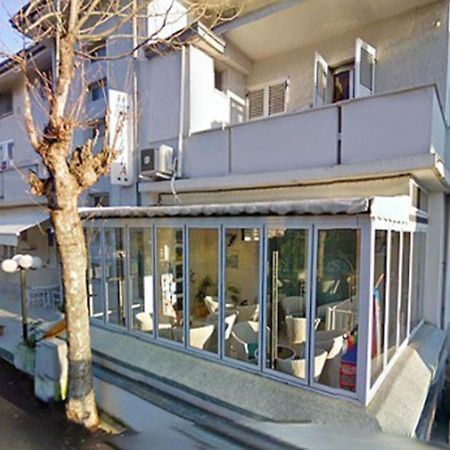 Hotel Silvia Viserbella di Rimini Bagian luar foto